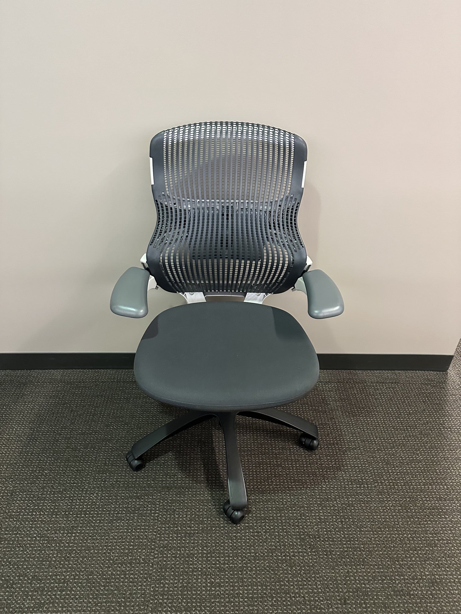 Knoll Generation Chairs Nationwide Office Cubicles1