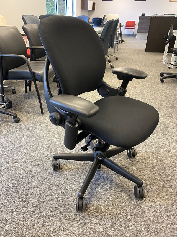 Reconditioned Steelcase Leap V1 Ergonomic Chair W/ New Fabric